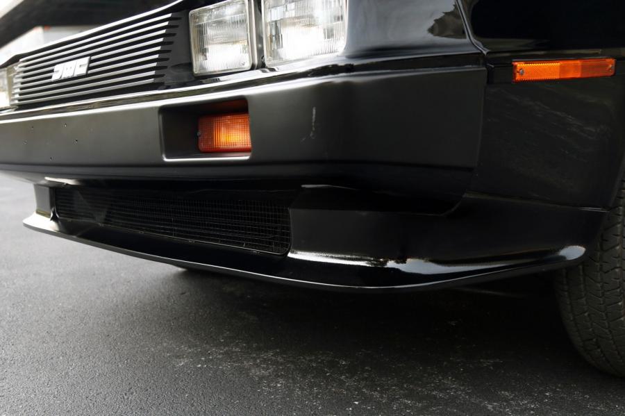 Детали экстерьера DeLorean DMC-12 in Black 1981 года  (фото 33 из 207)